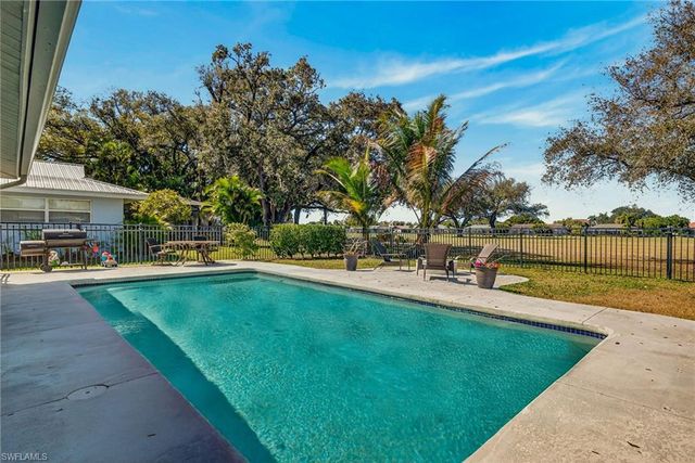 5336 Chippendale CIR W, Fort Myers, FL 33919