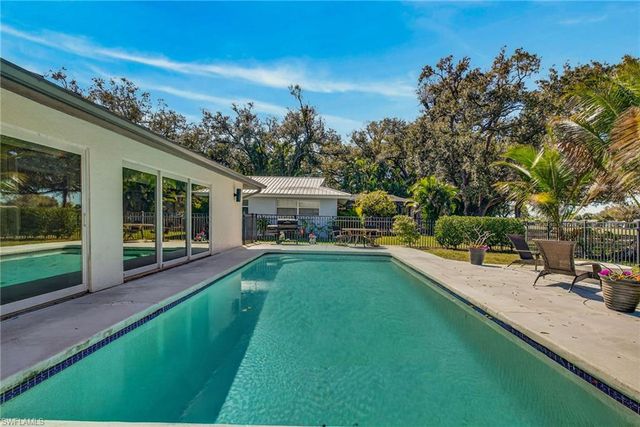 5336 Chippendale CIR W, Fort Myers, FL 33919