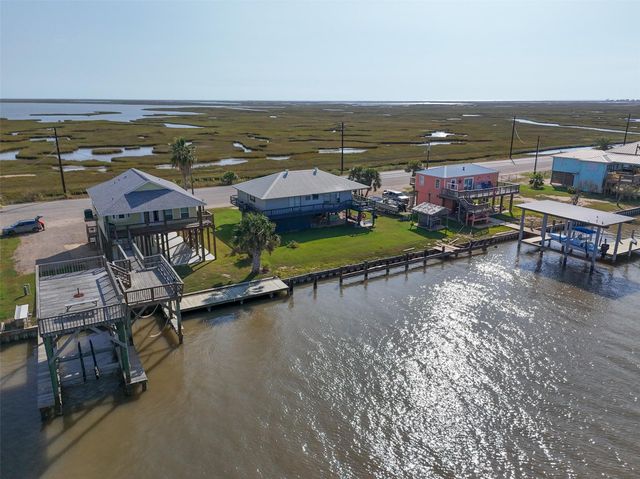 4366 Fm-2031, Matagorda, TX 77414