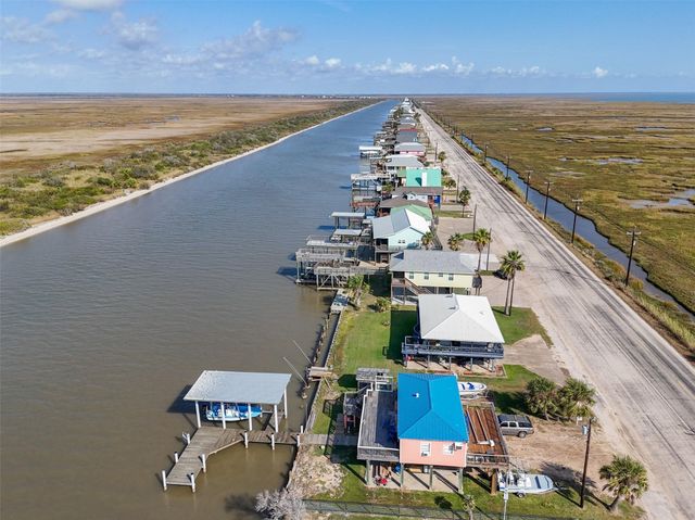 4366 Fm-2031, Matagorda, TX 77414