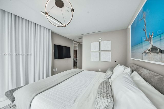 300 Biscayne Boulevard Way 1605W, Miami, FL 33131
