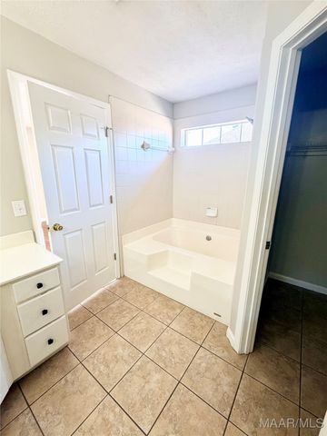 7528 Pinnacle Court, Montgomery, AL 36117