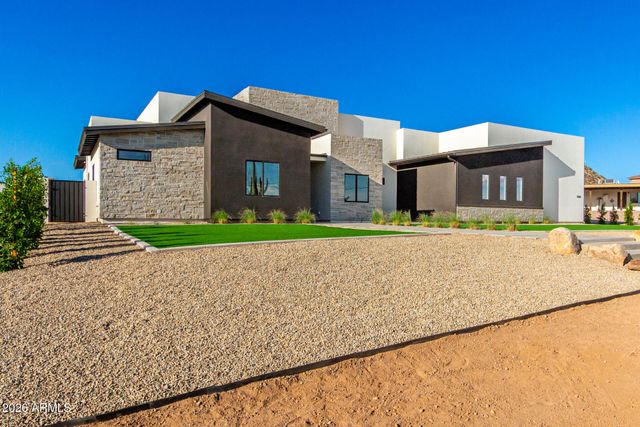 8304 E Quill Street, Mesa, AZ 85207