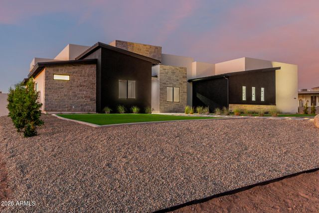 8304 E Quill Street, Mesa, AZ 85207