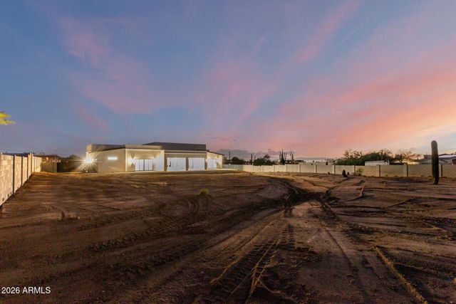 8304 E Quill Street, Mesa, AZ 85207