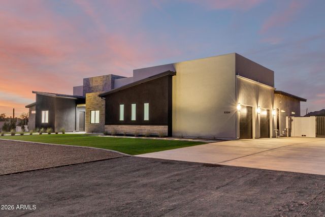8304 E Quill Street, Mesa, AZ 85207