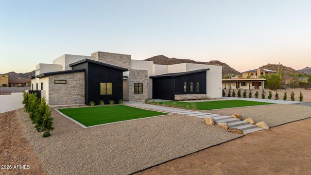 8304 E Quill Street, Mesa, AZ 85207