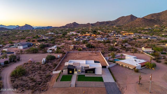 8304 E Quill Street, Mesa, AZ 85207