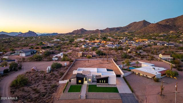 8304 E Quill Street, Mesa, AZ 85207