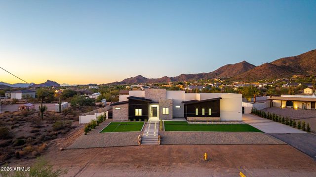 8304 E Quill Street, Mesa, AZ 85207