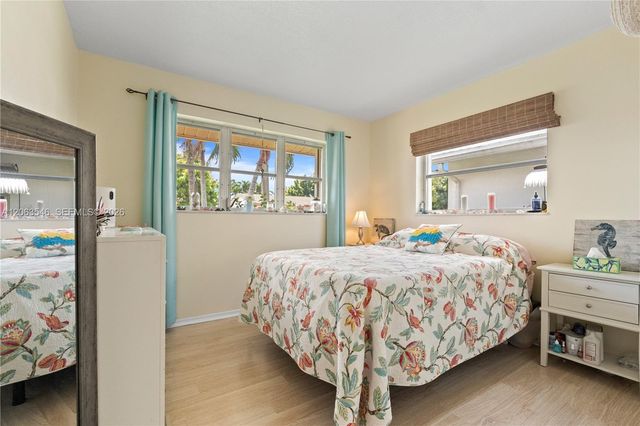 5713 NW 68th Ter, Tamarac, FL 33321