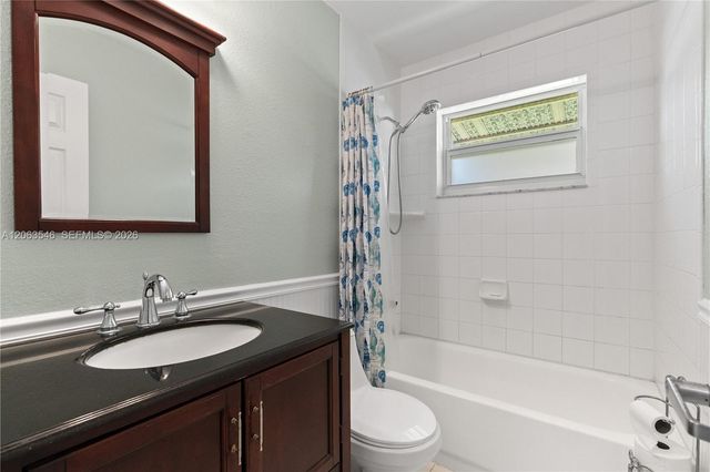 5713 NW 68th Ter, Tamarac, FL 33321