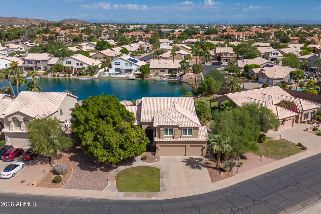3820 E Amberwood Drive, Phoenix, AZ 85048 — exterior