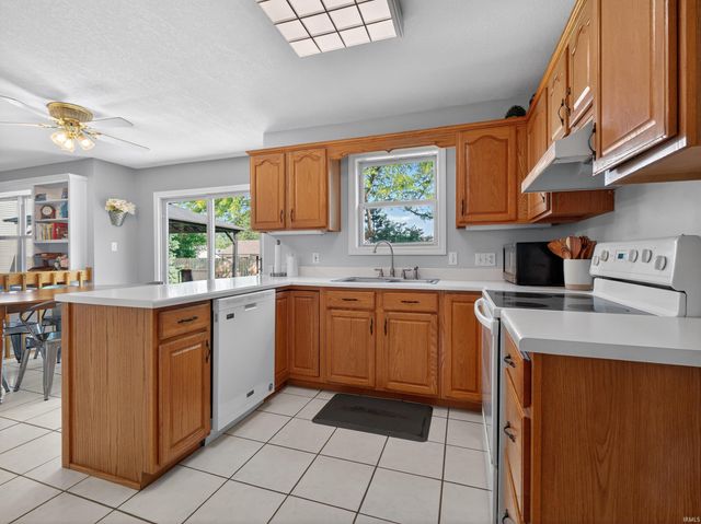 1336 Lost Lock Way, New Haven, IN 46774