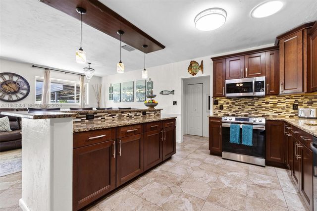 53 NW 19th St, Homestead, FL 33030