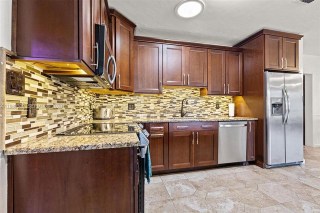 53 NW 19th St, Homestead, FL 33030