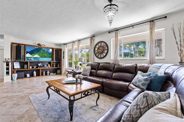 53 NW 19th St, Homestead, FL 33030