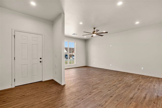 4014 SW Mesquite Dr, Lawton, OK 73505