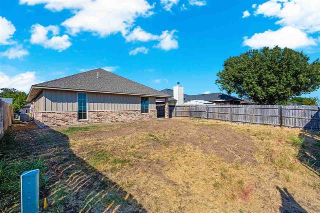 4014 SW Mesquite Dr, Lawton, OK 73505