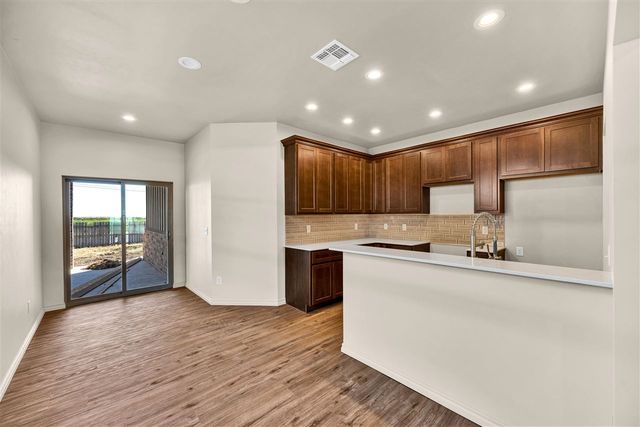 4014 SW Mesquite Dr, Lawton, OK 73505