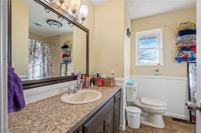 111 Oak Street, Arkoma, OK 74901