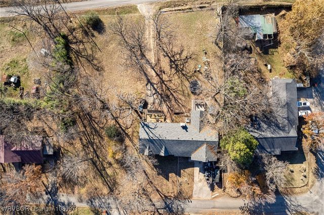 111 Oak Street, Arkoma, OK 74901