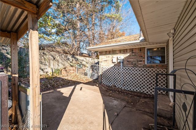 111 Oak Street, Arkoma, OK 74901