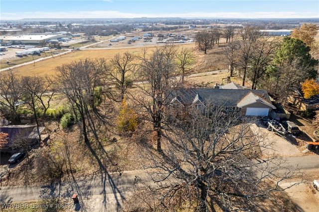 111 Oak Street, Arkoma, OK 74901