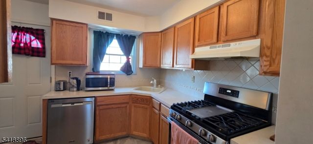 173 Cynthia Dr E, Mansfield Twp., NJ 07840