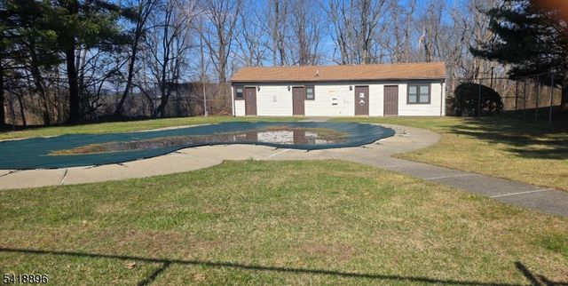 173 Cynthia Dr E, Mansfield Twp., NJ 07840