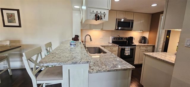 36750 US HIGHWAY 19 N 4-102, Palm Harbor, FL 34683