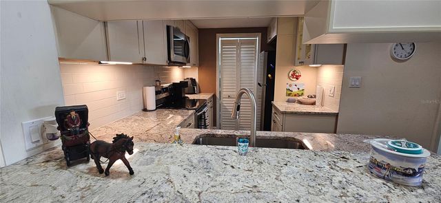 36750 US HIGHWAY 19 N 4-102, Palm Harbor, FL 34683