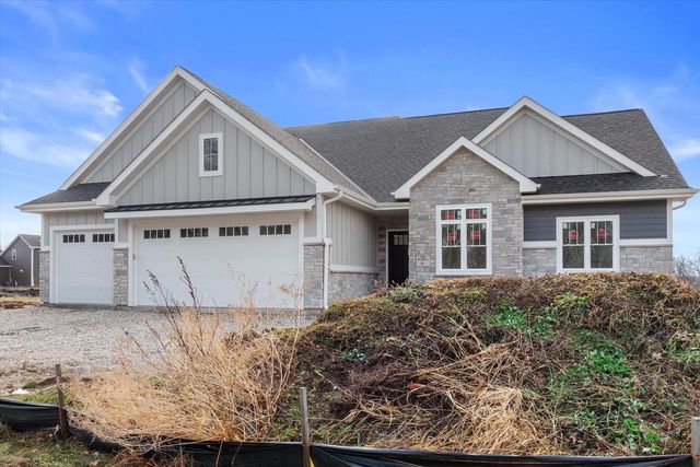 N66W20955 Sweet Clover DRIVE, Menomonee Falls, WI 53051