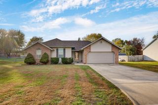 511 South Redbud Avenue, Strafford, MO 65757