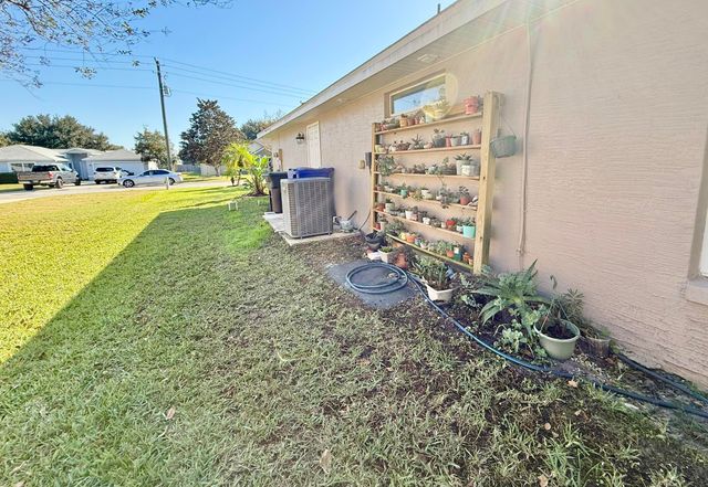 209 Saranac Ln, St Augustine, FL 32086