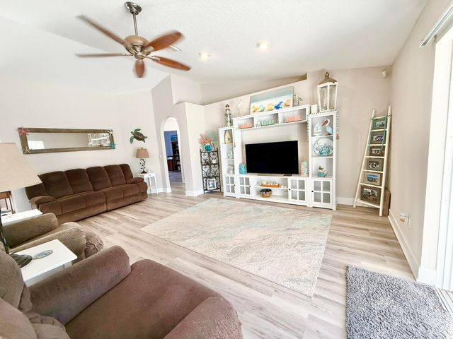 209 Saranac Ln, St Augustine, FL 32086