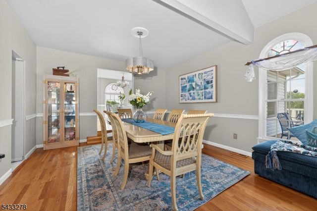 103 Oak Crest Dr, Branchburg Twp., NJ 08853