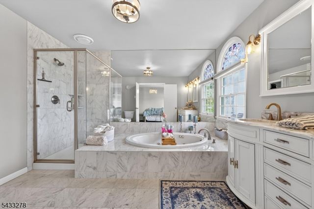 103 Oak Crest Dr, Branchburg Twp., NJ 08853