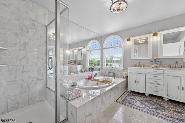 103 Oak Crest Dr, Branchburg Twp., NJ 08853
