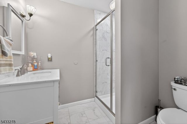 103 Oak Crest Dr, Branchburg Twp., NJ 08853