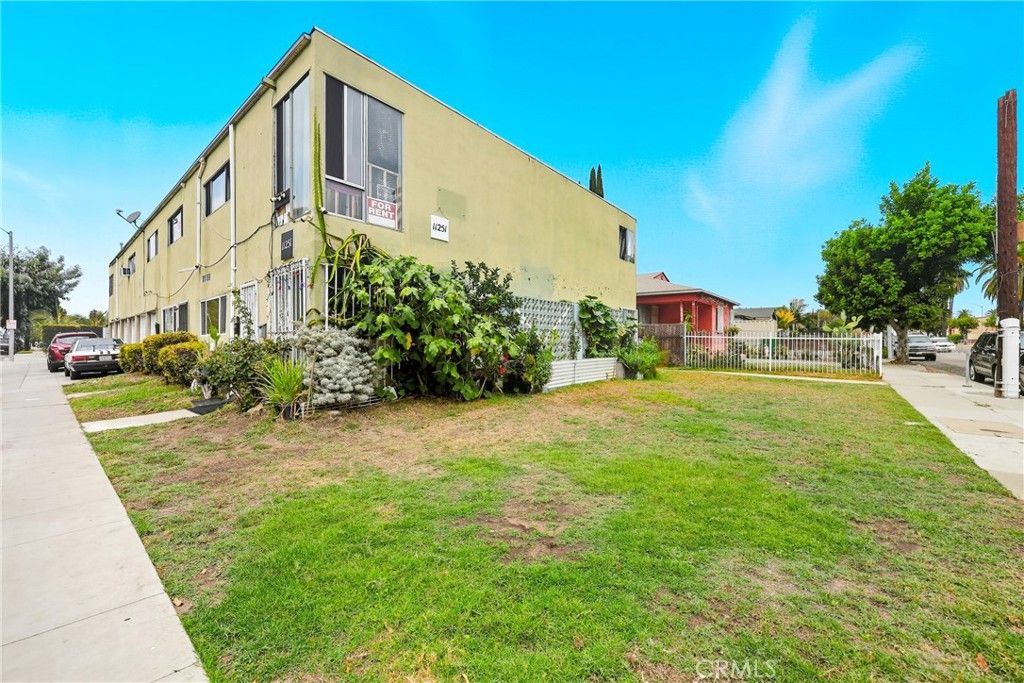 11251 State, Lynwood, CA 90262 — photo 5