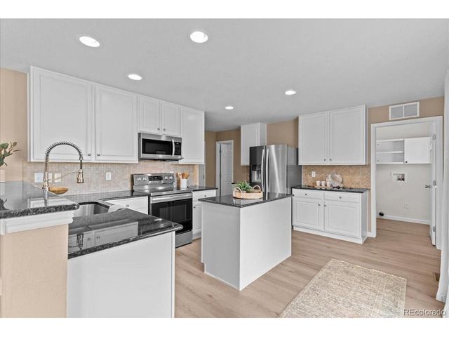 1798 Hogan Ct, Castle Rock, CO 80109