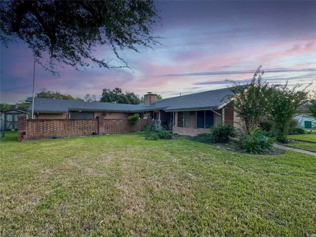 5126 Berry Creek Drive, Houston, TX 77017