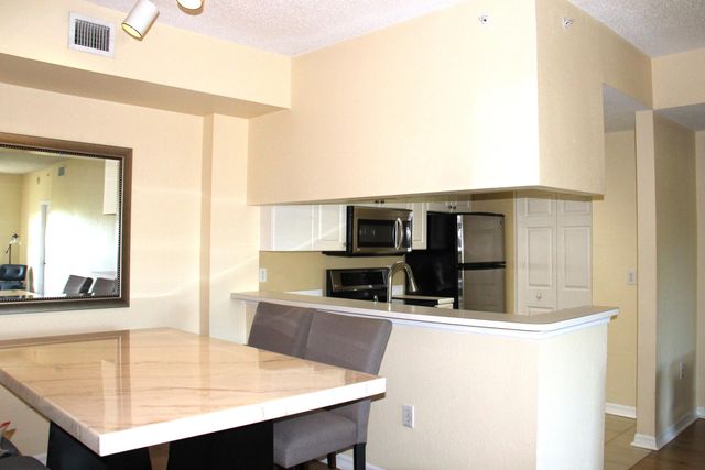 2802 Sarento Place 301, Palm Beach Gardens, FL 33410