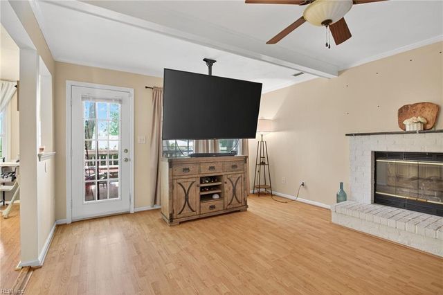 911 Edgewater DR, Newport News, VA 23602