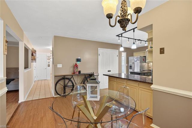 911 Edgewater DR, Newport News, VA 23602