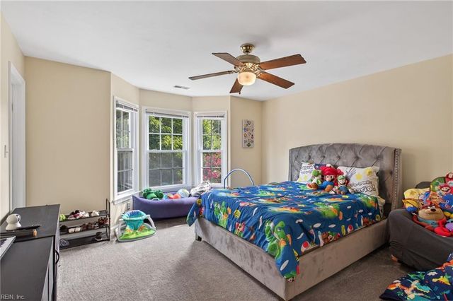 911 Edgewater DR, Newport News, VA 23602