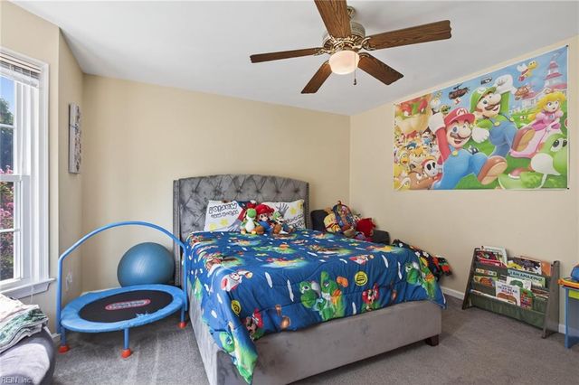 911 Edgewater DR, Newport News, VA 23602