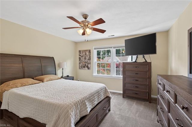 911 Edgewater DR, Newport News, VA 23602