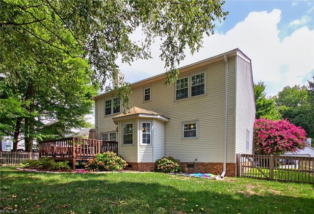 911 Edgewater DR, Newport News, VA 23602